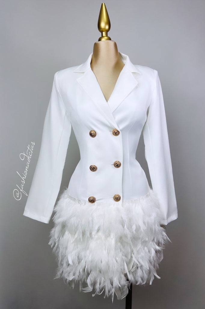 VESTIDO BLAZZER PLUMAS BLANCO
