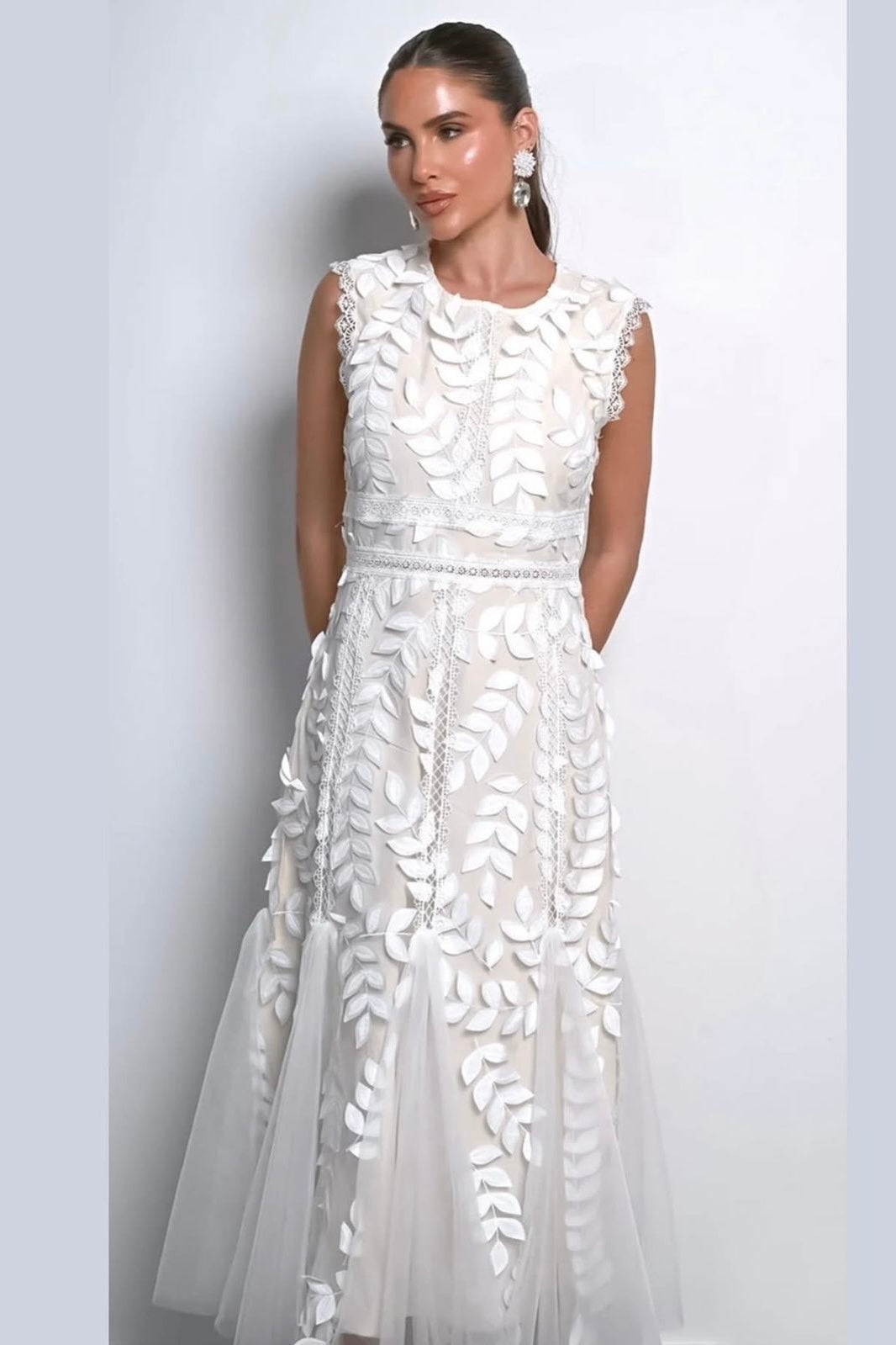 VESTIDO CELESTE ENCAJE BORDADO TUL