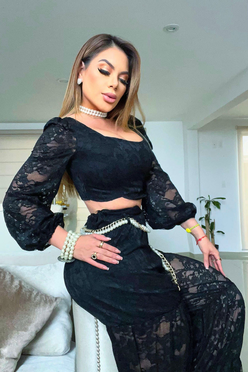 SET ENCAJE GIOMARA NEGRO CINTURON ORO