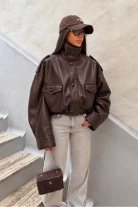 CHAMARRA OVERSIZE EFECTO PIEL CAFE