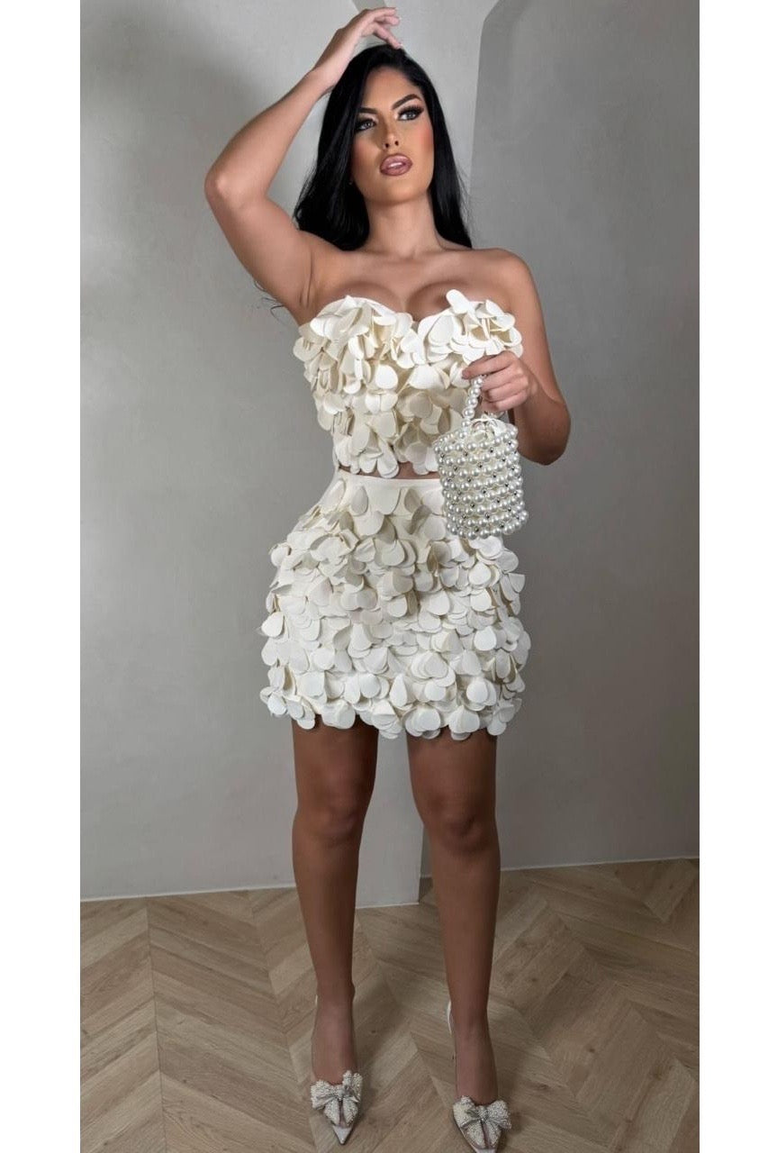 SET CONJUNTO PETALOS CREMA TOP FALDA