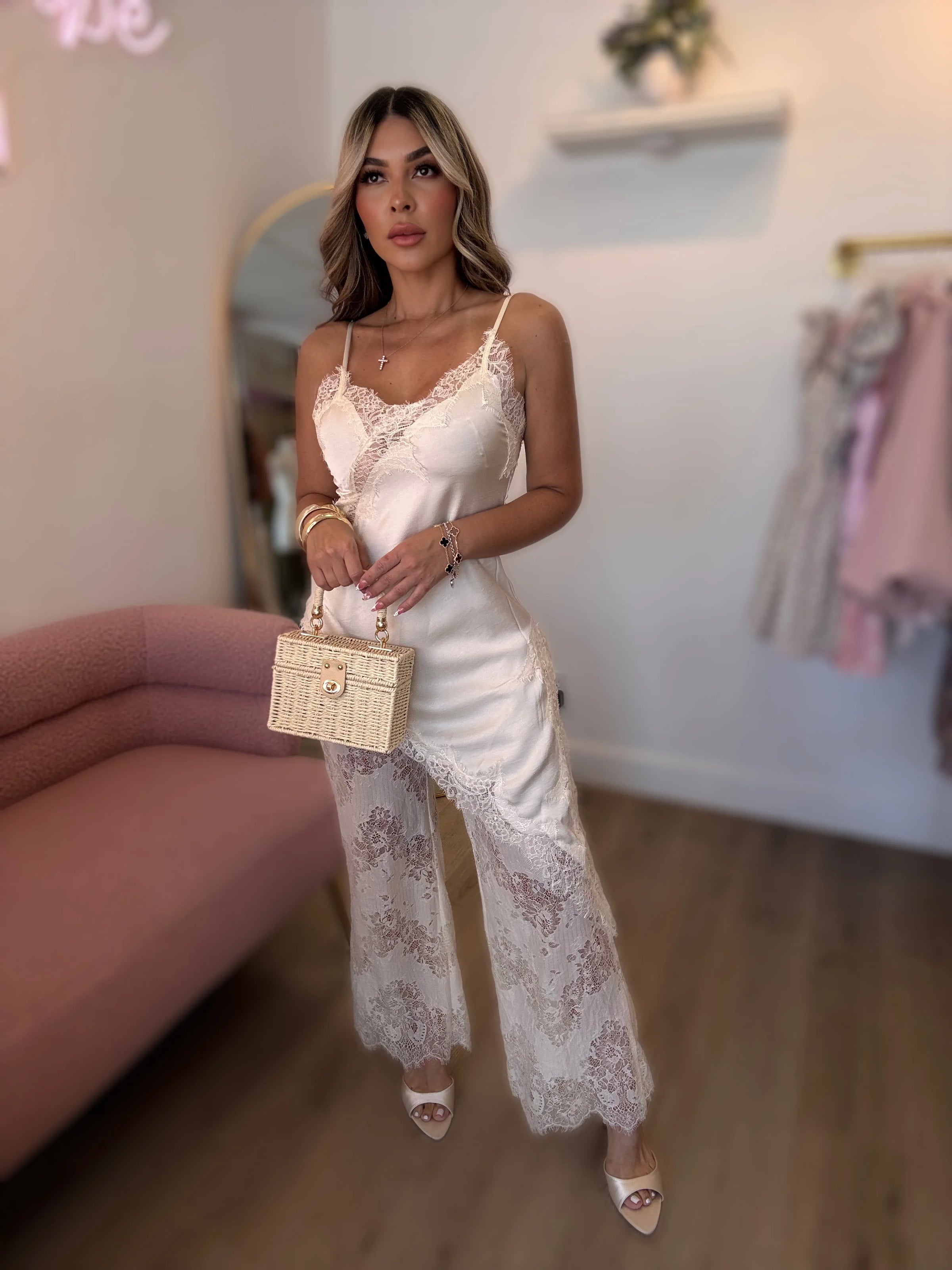 SET LENCERO SATIN ENCAJE CREMA
