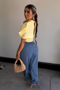 BLUSA HOMBRERAS AMARILLA