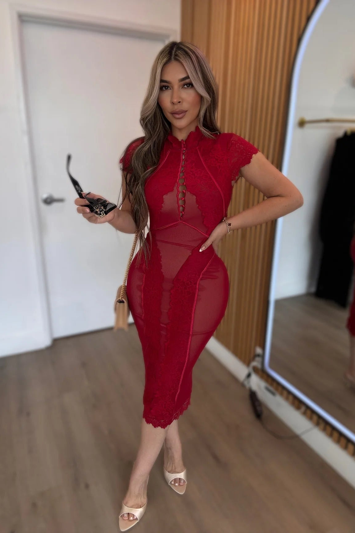 VESTIDO DINORA ENCAJE ROJO