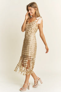 VESTIDO DORADO MAXI PUNTOS BORDADO BARBILLAS