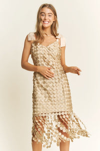 VESTIDO DORADO MAXI PUNTOS BORDADO BARBILLAS