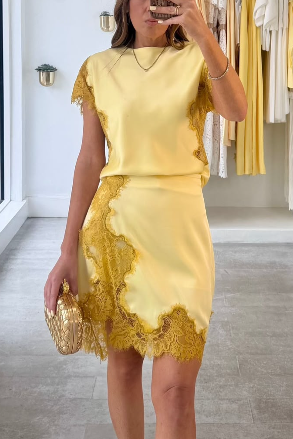 SET LENCERO SATIN AMARILLO ENCAJE BLUSA FALDA