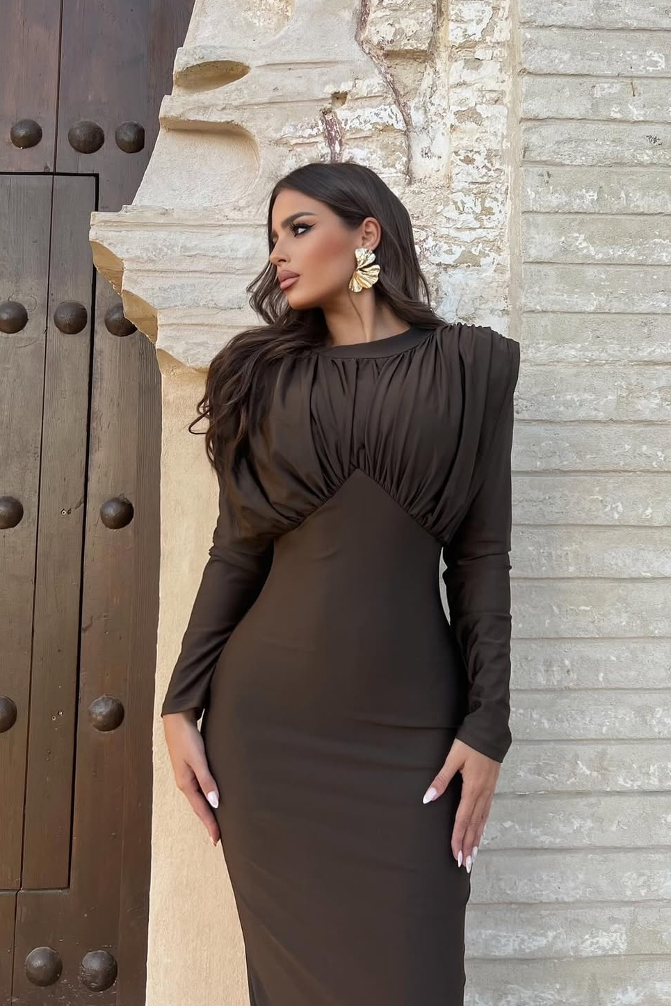 VESTIDO CATALINA CUELLO ALTO DRAPEADO CAFE