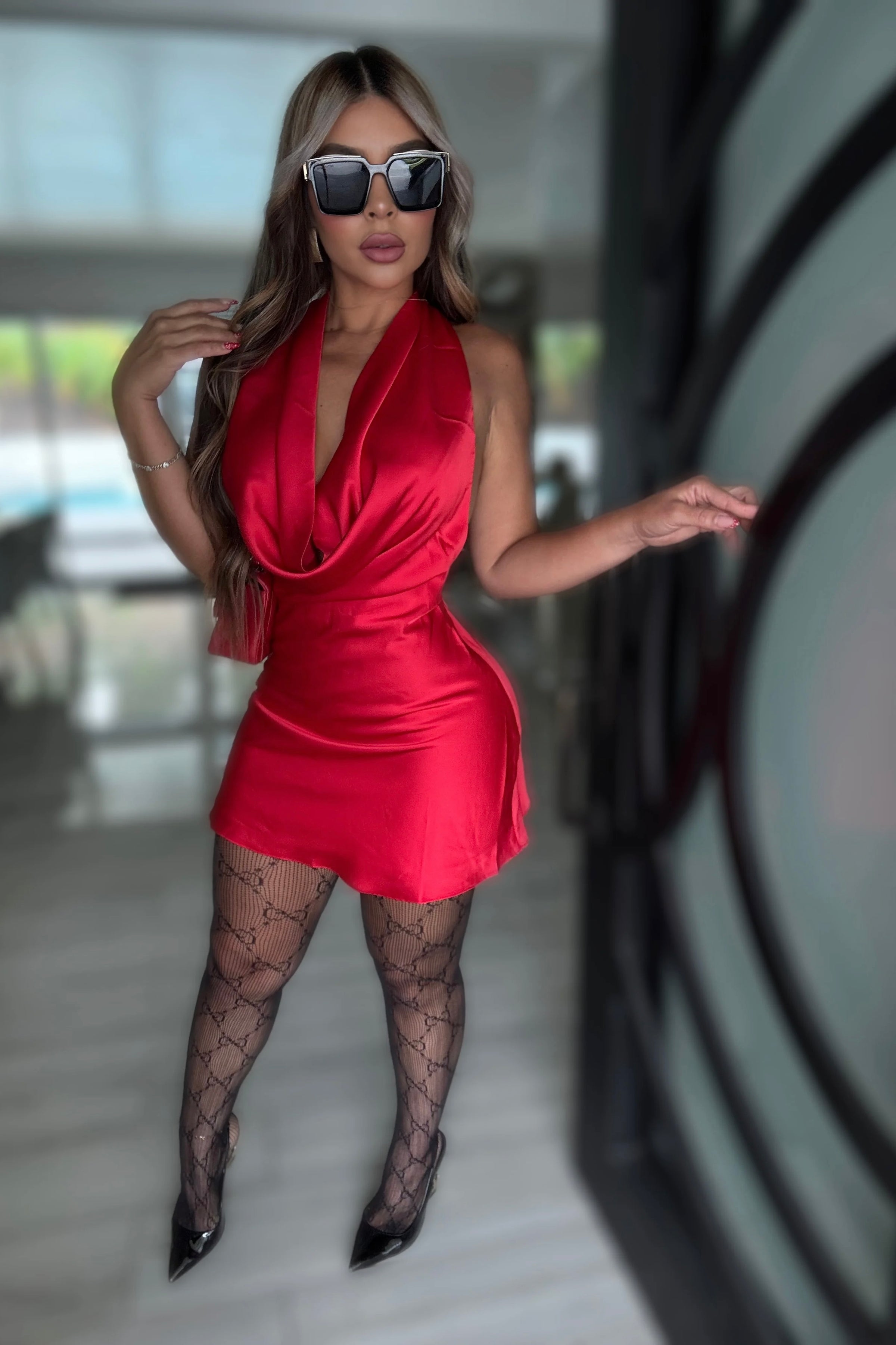 VESTIDO  HALTER ROJO SATIN