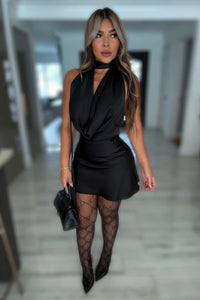 VESTIDO  HALTER NEGRO SATIN