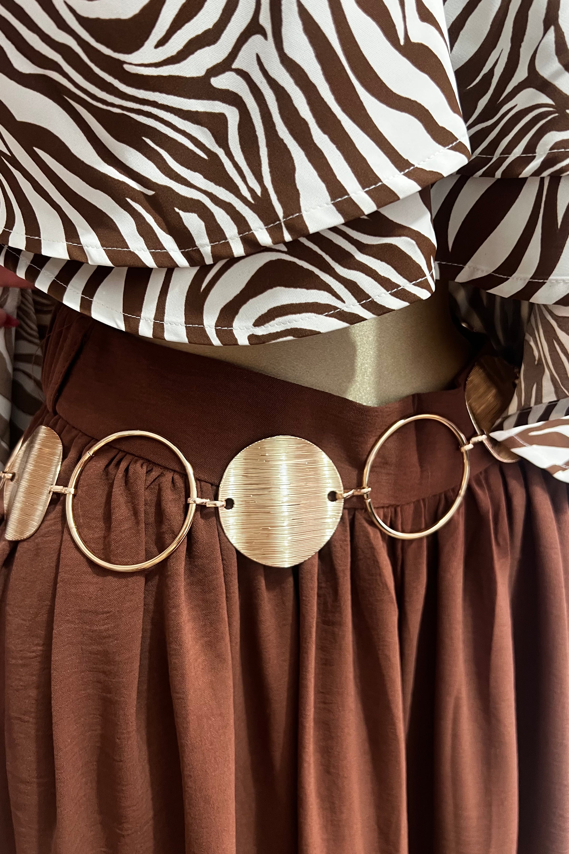 CONJUNTO ZEBRA CACAO BLUSA/PANTALON/CINTURON