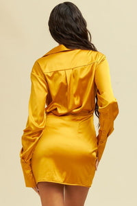 VESTIDO MINI SATIN MOSTAZA