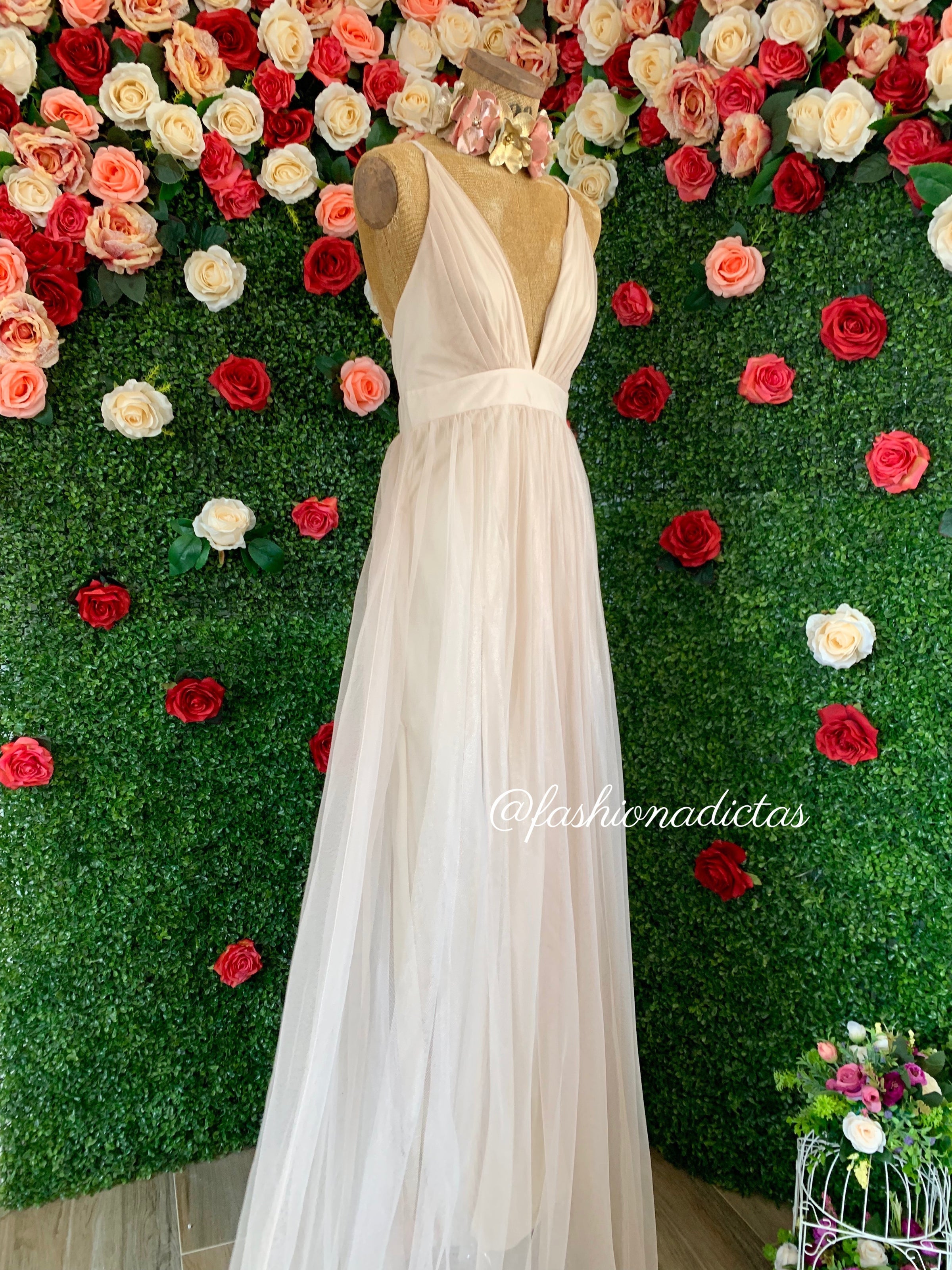 MAXI VESTIDO TULLE NACAR DORADO