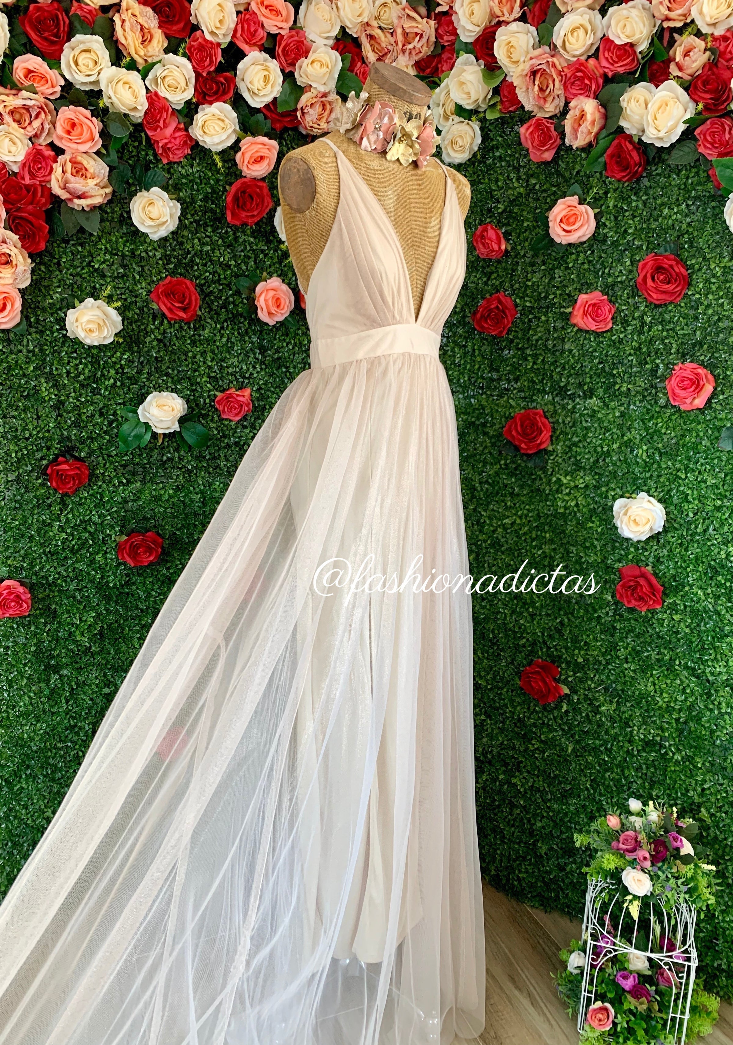 MAXI VESTIDO TULLE NACAR DORADO